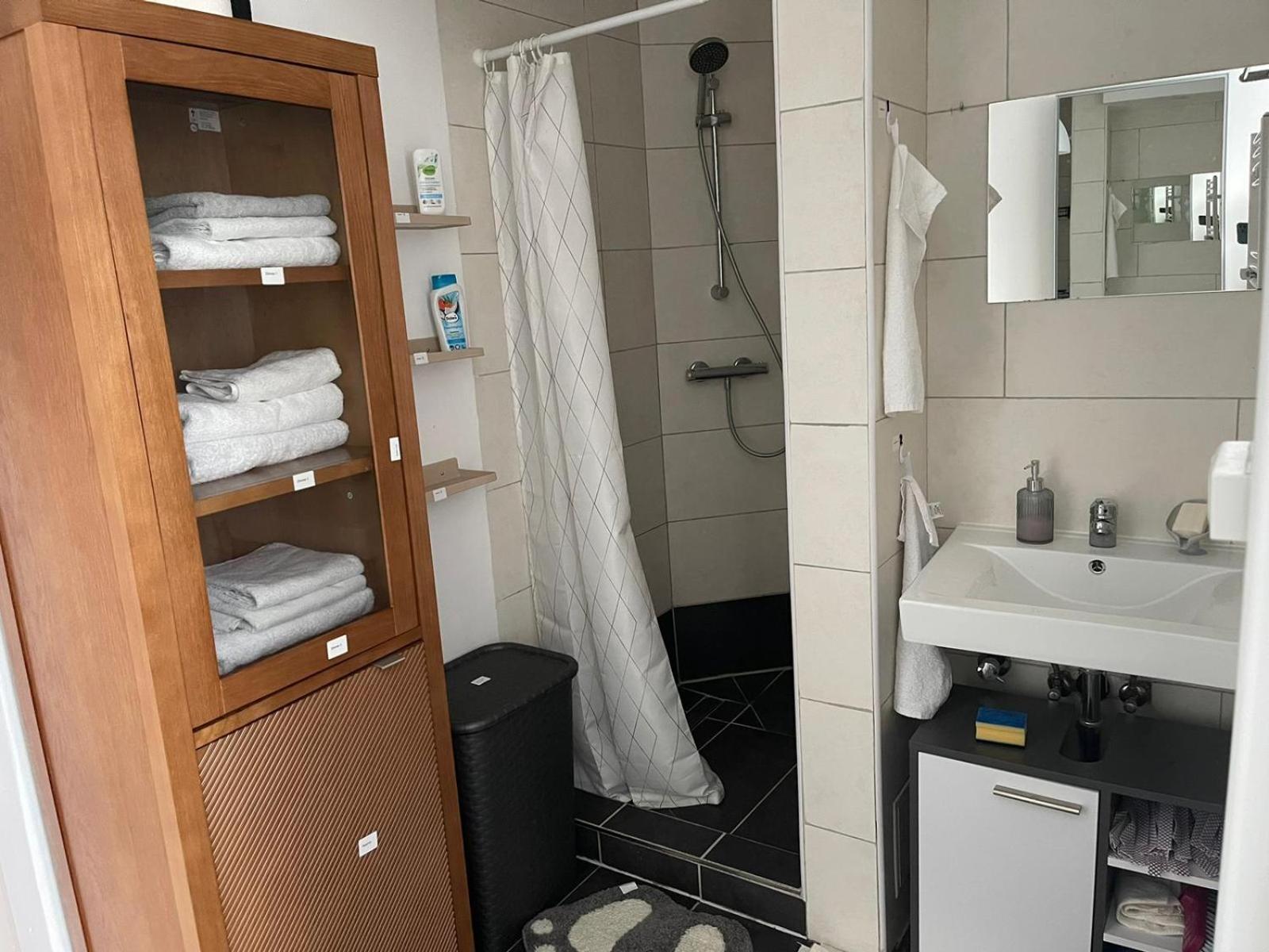 Geraeumige 3-Zimmer-Ferienwohnung Im Herzen Von Кассель Экстерьер фото