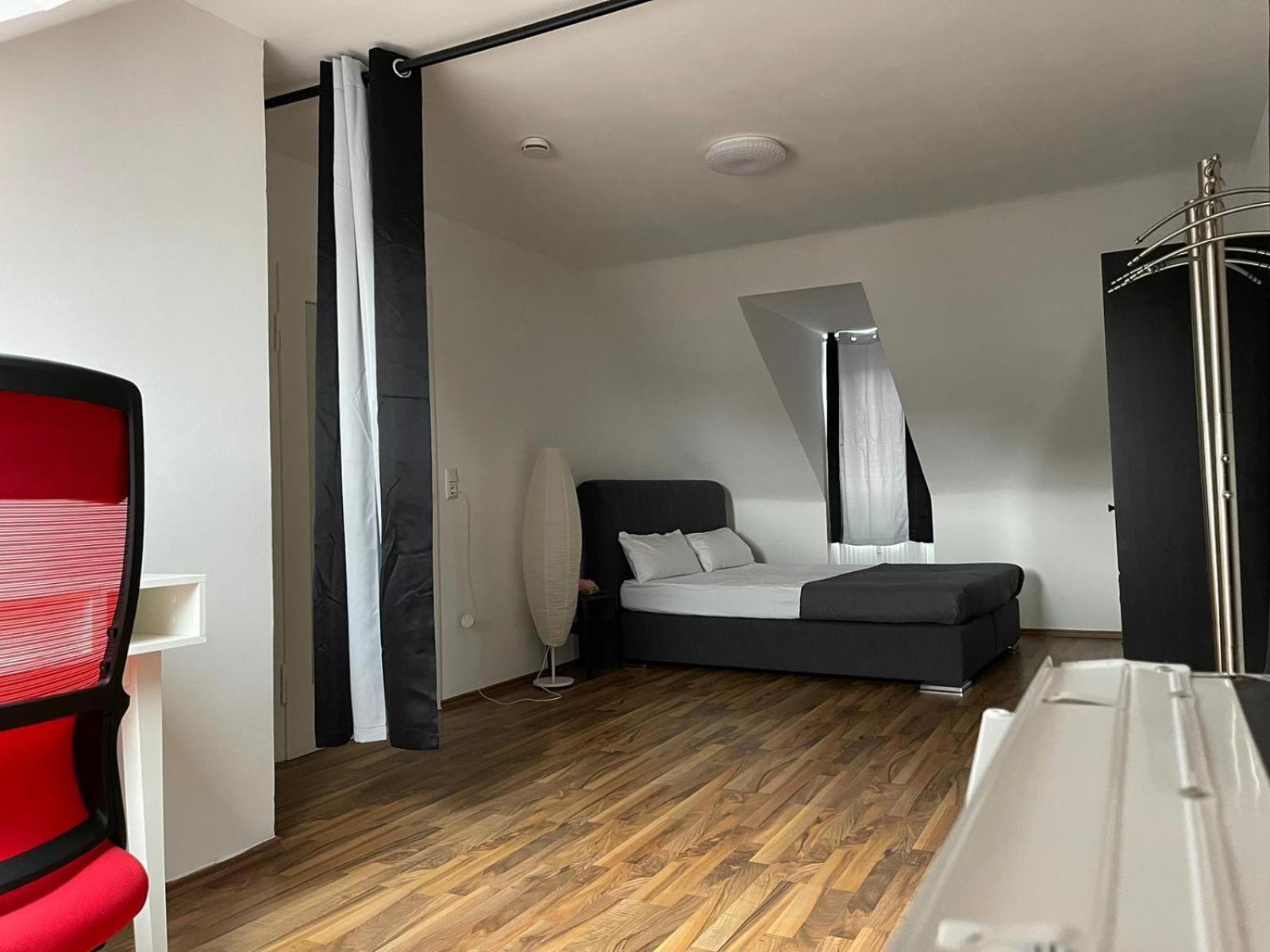 Geraeumige 3-Zimmer-Ferienwohnung Im Herzen Von Кассель Экстерьер фото