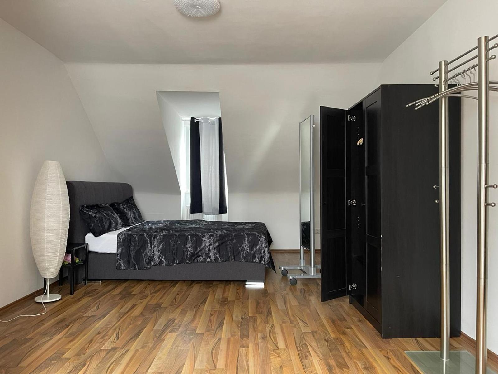 Geraeumige 3-Zimmer-Ferienwohnung Im Herzen Von Кассель Экстерьер фото