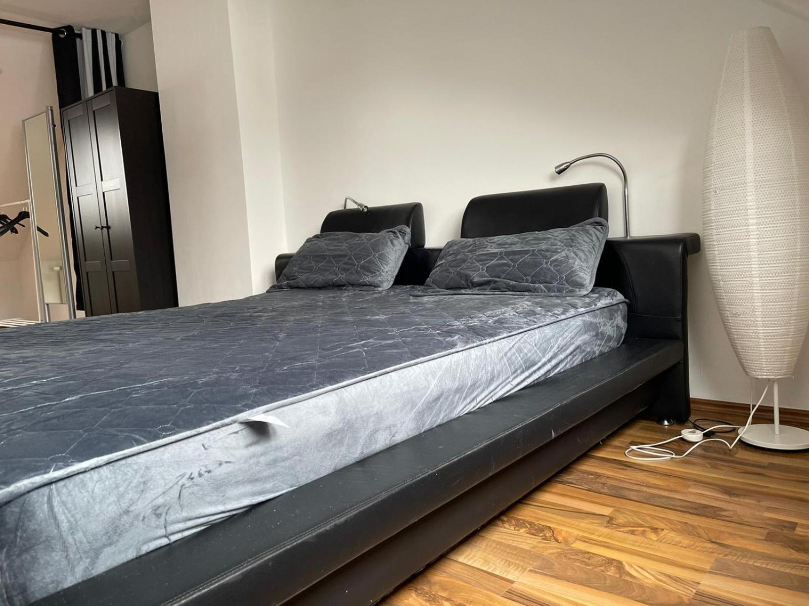 Geraeumige 3-Zimmer-Ferienwohnung Im Herzen Von Кассель Экстерьер фото