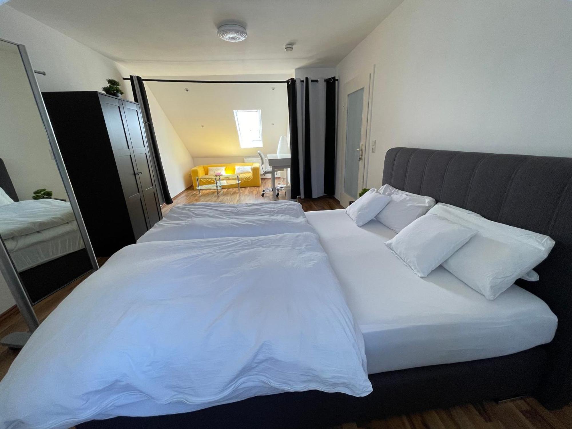 Geraeumige 3-Zimmer-Ferienwohnung Im Herzen Von Кассель Экстерьер фото