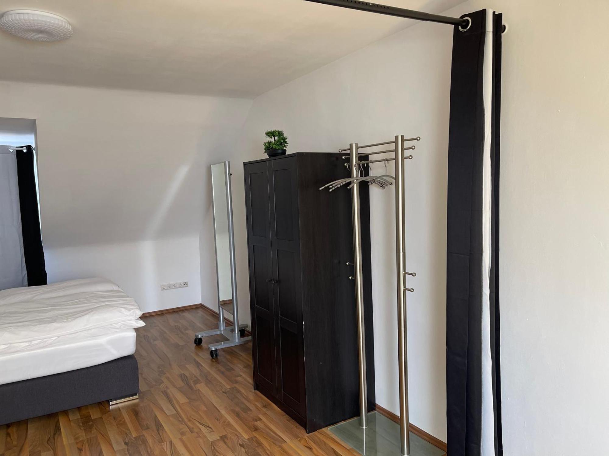 Geraeumige 3-Zimmer-Ferienwohnung Im Herzen Von Кассель Экстерьер фото